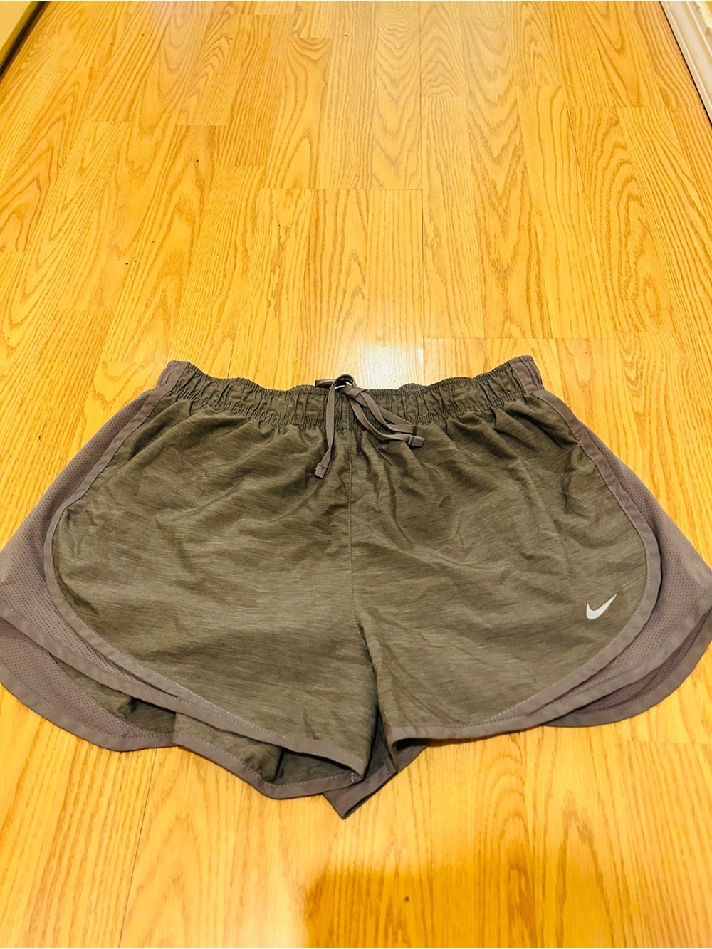 Nike Women's Gray Running Shorts sz L